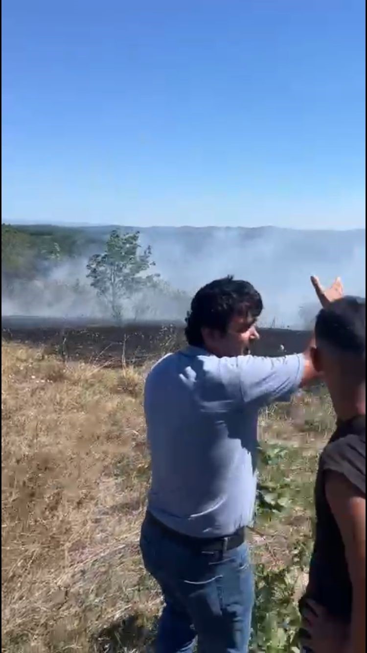 Bartın&rsquo;da bah&ccedil;e yangını ormana sı&ccedil;ramadan s&ouml;nd&uuml;r&uuml;ld&uuml;
