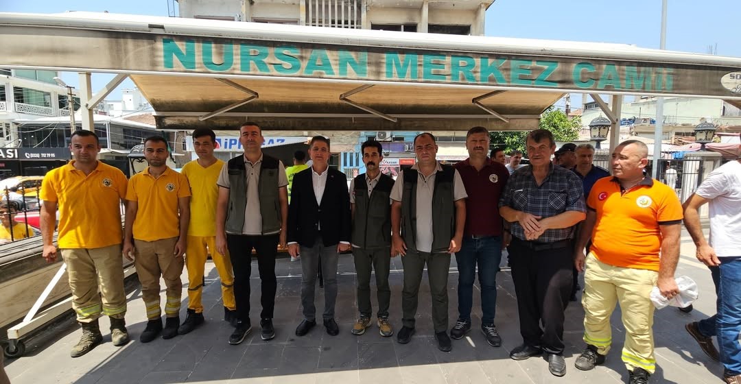 D&ouml;rtyol&rsquo;da orman yangınında şehit d&uuml;şen kahramanlar i&ccedil;in helva dağıtıldı
