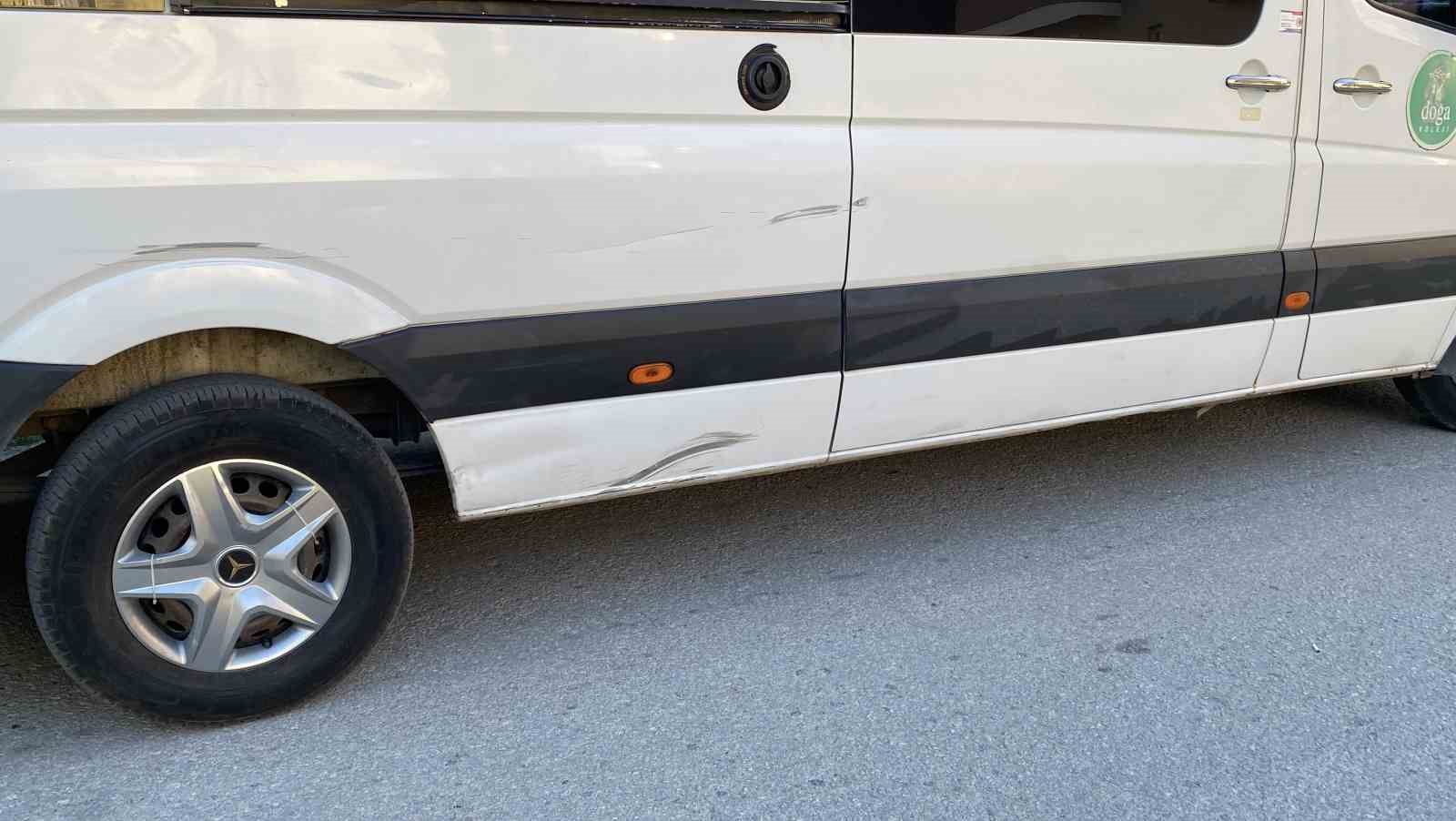 &Ccedil;orum&rsquo;da minib&uuml;sle &ccedil;arpışan bisikletli &ccedil;ocuk yaralandı
