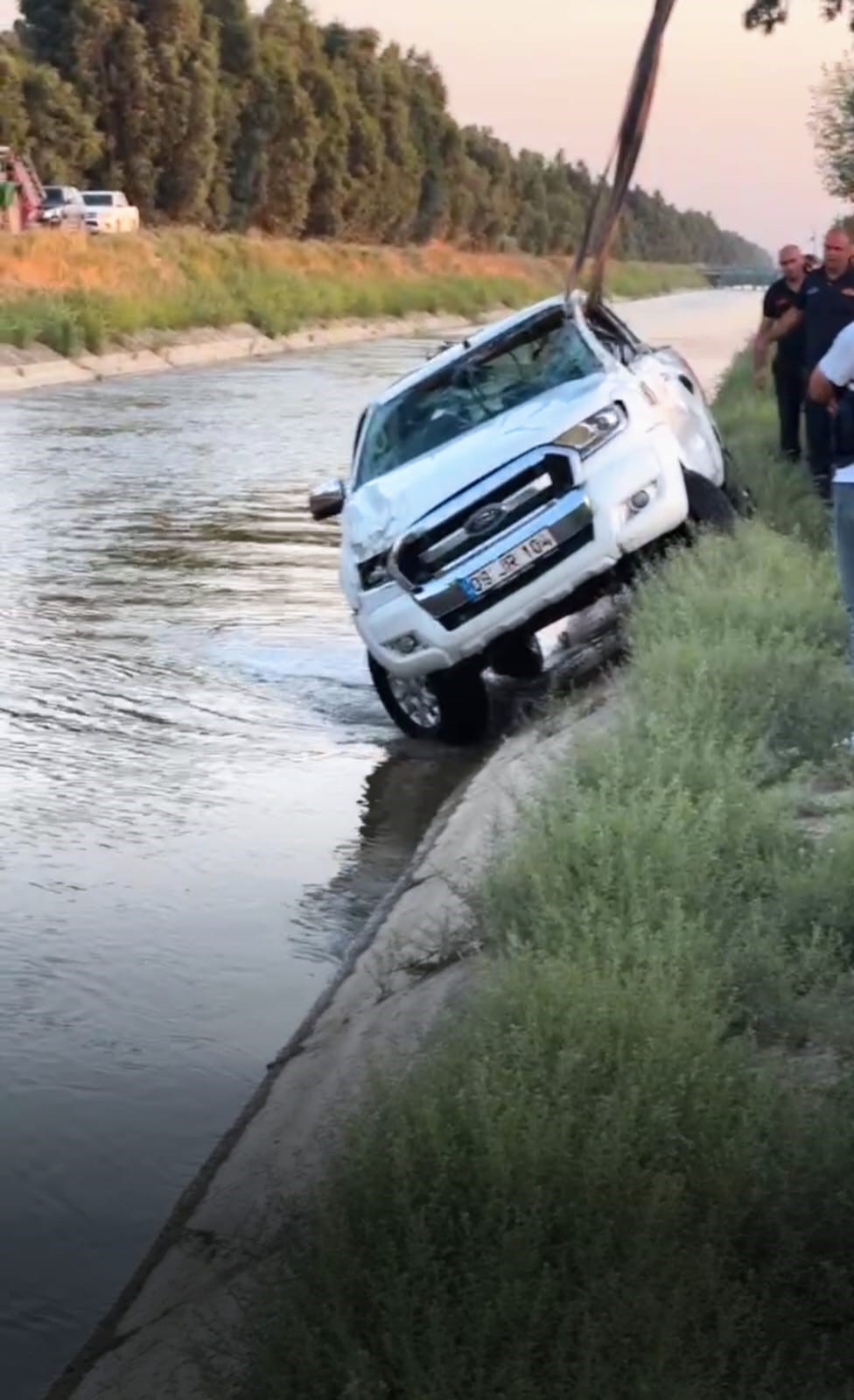 Pikap sulama kanalına u&ccedil;tu: 1 &ouml;l&uuml;
