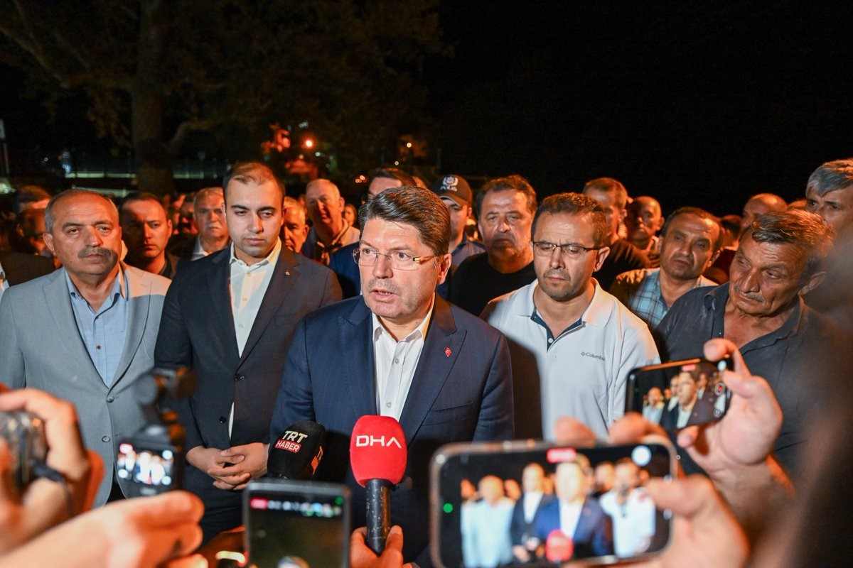 Adalet Bakanı Tunç: "26 Haziran-26 Temmuz tarihleri arasında çıkan orman yangınlarıyla ilgili 17 kişi tutuklu bulunmaktadır"