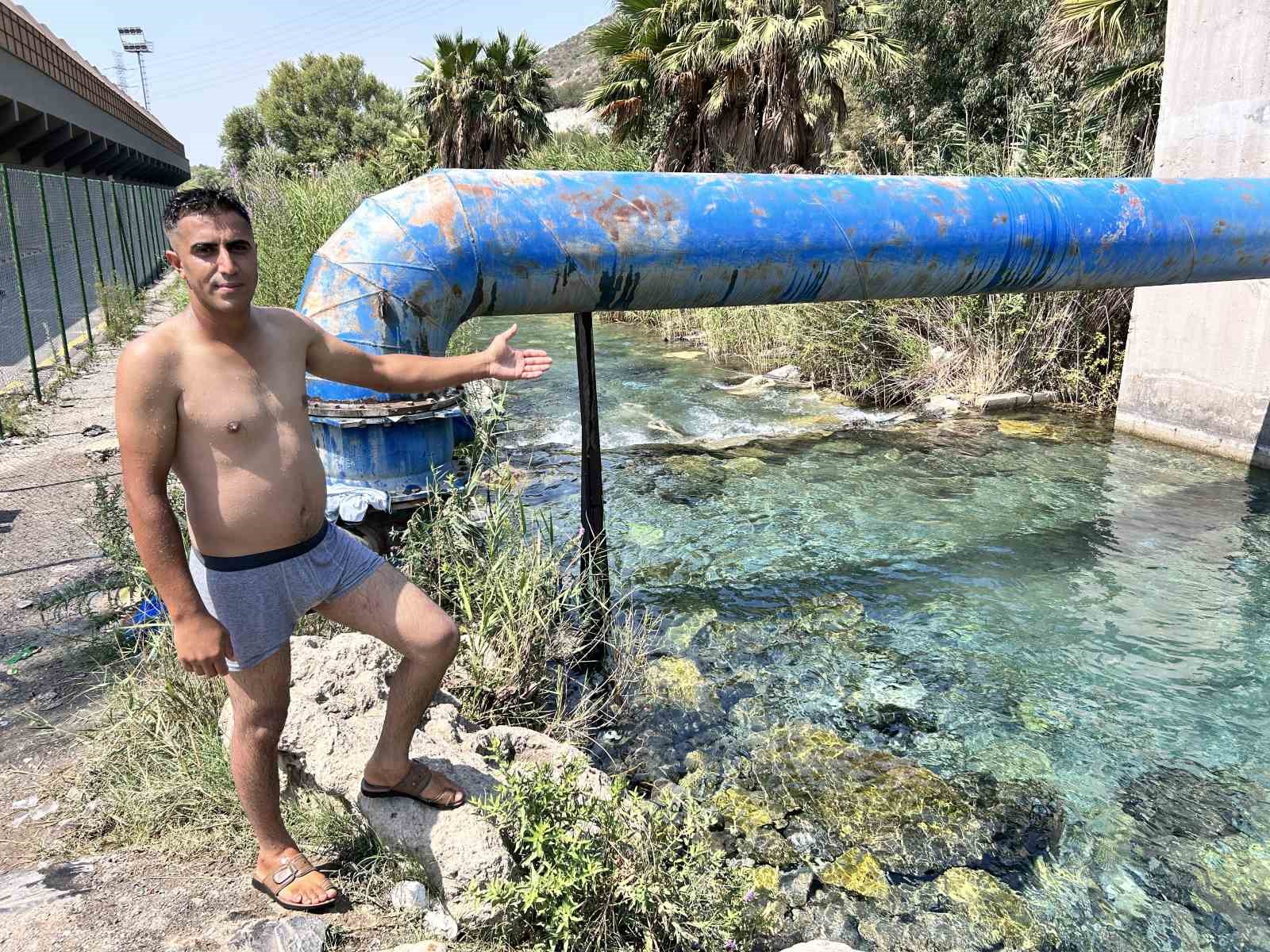 Kavurucu sıcaktan bunalan vatandaşlar, soluğu buz gibi suyuyla mest eden doğal kaynak suyunda aldılar
