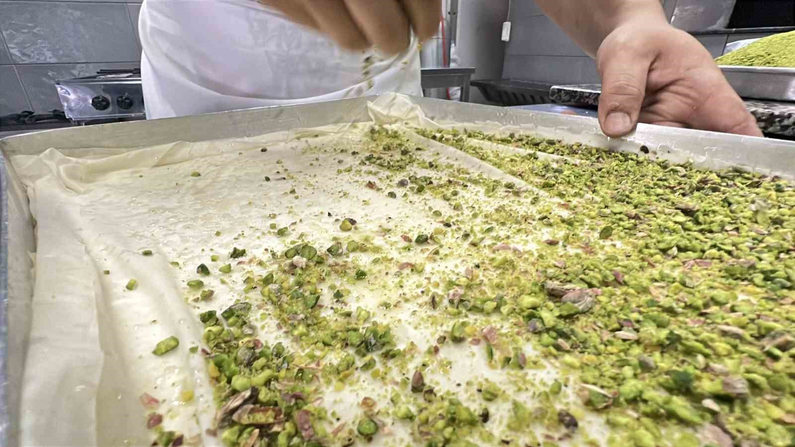 Hafifliğiyle yaz günlerinin tercih edilen tatlısı: Soğuk baklava
