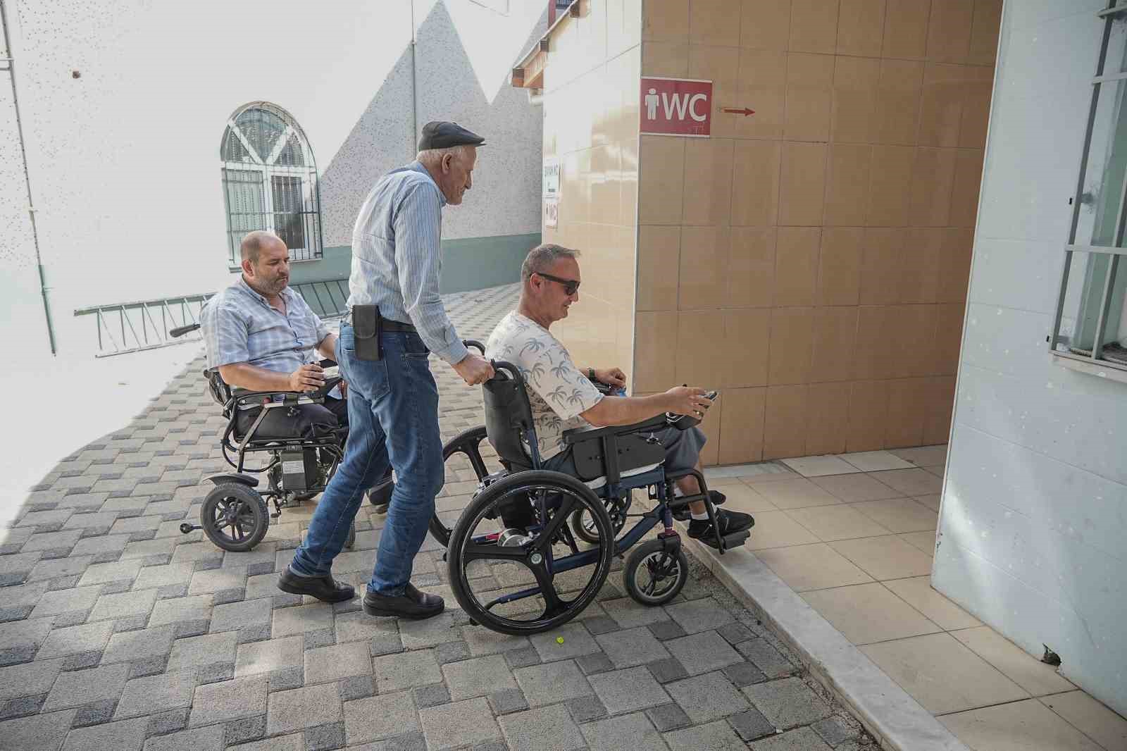 Bursa’da engelli vatandaşlar, engele takılmadan ibadet etmek istiyor