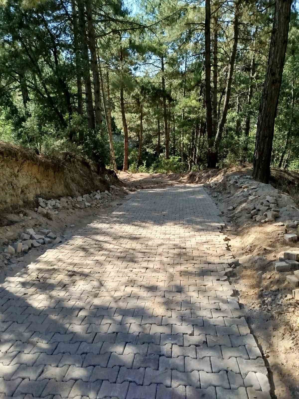 Babadağ Belediyesi üst yapı çalışmalarını aralıksız sürdürüyor
