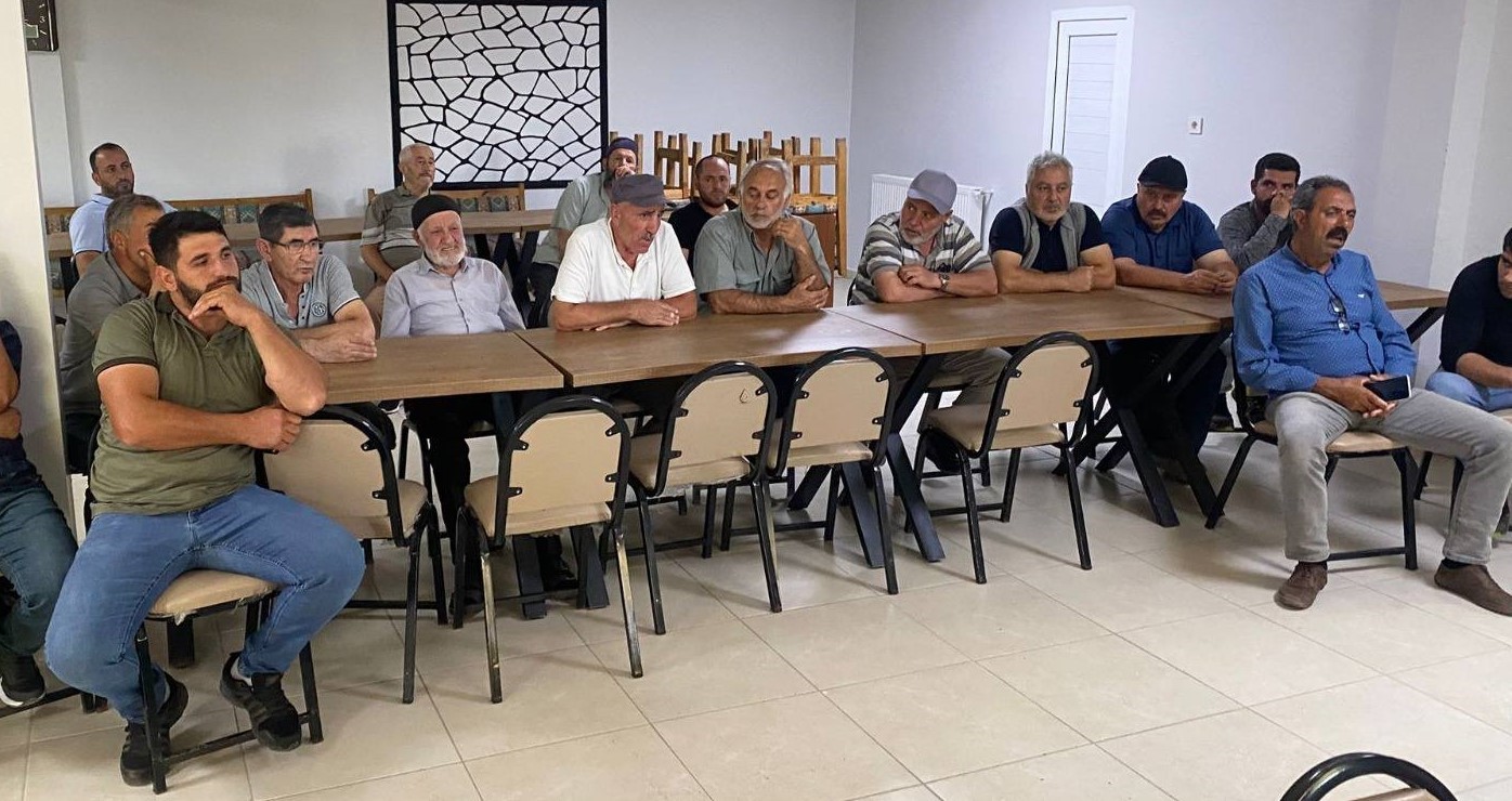 Bayburt&rsquo;ta arazi toplulaştırma &ccedil;alışmaları hakkında &ccedil;ift&ccedil;iler bilgilendirildi
