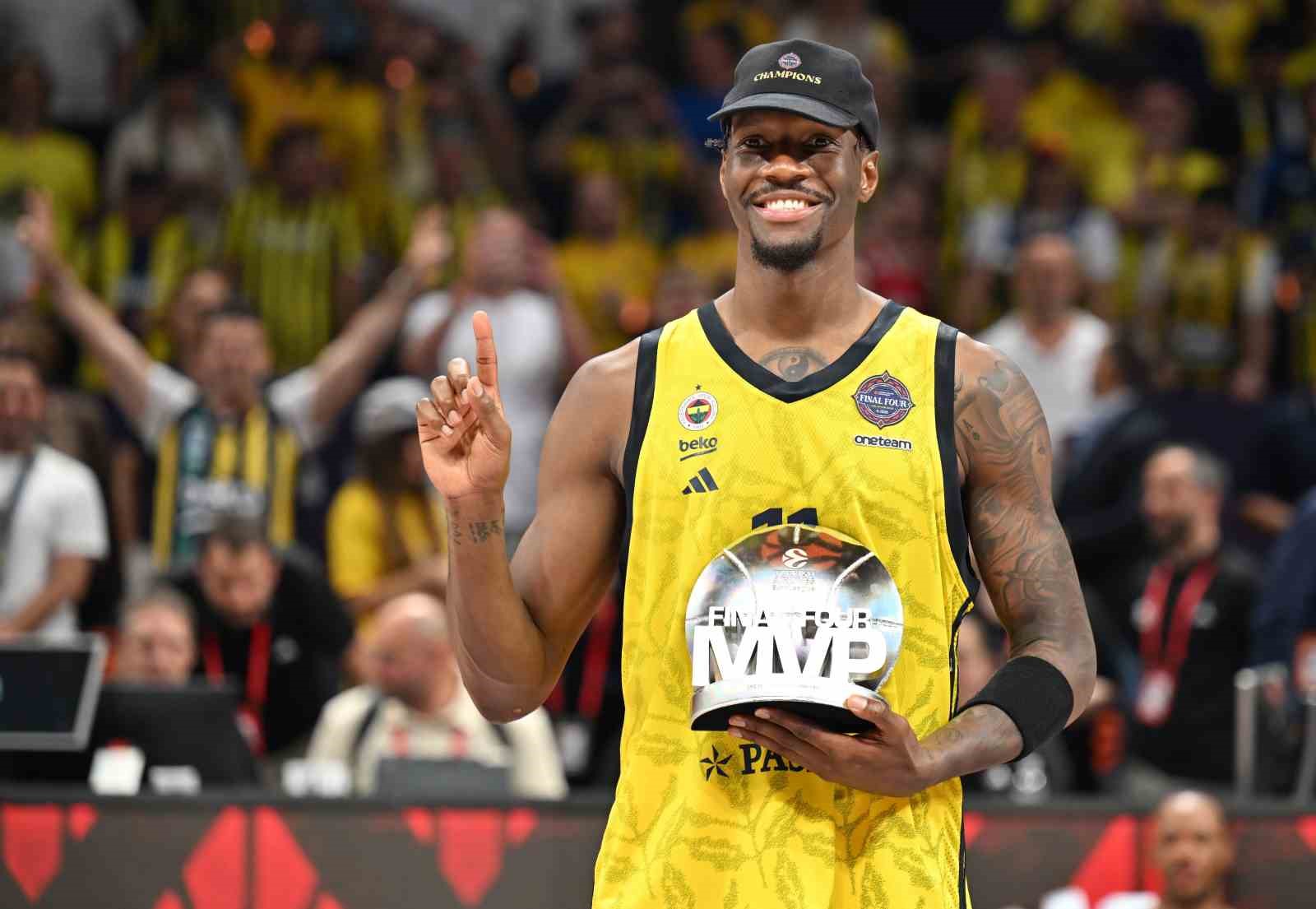 Phoenix Suns, Nigel Hayes-Davis’i kadrosuna kattı