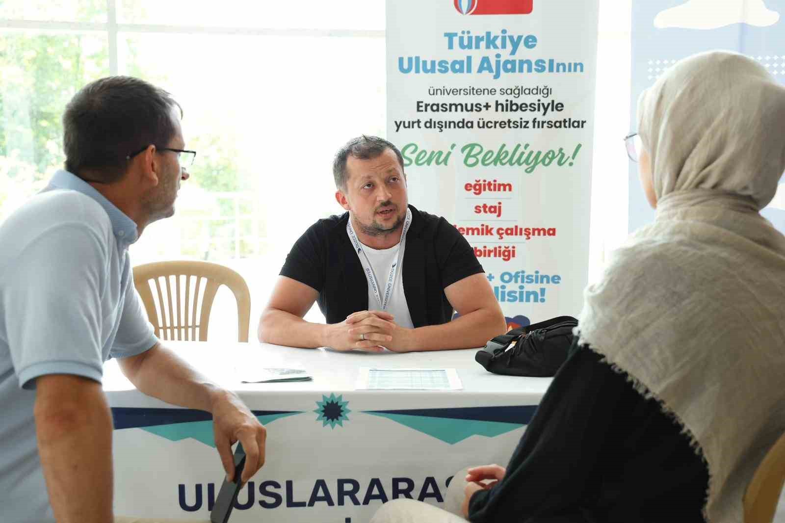 Aday öğrenciler Düzce Üniversitesini tanıdı