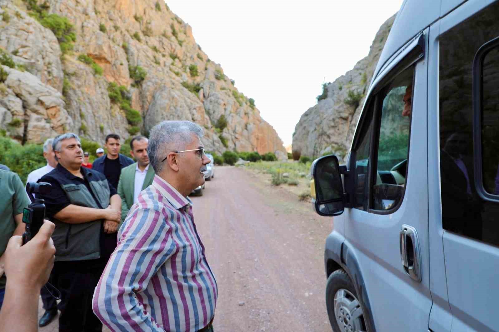 Vali Çelik’ten Emli Vadisi’nde doğa turizmi incelemesi