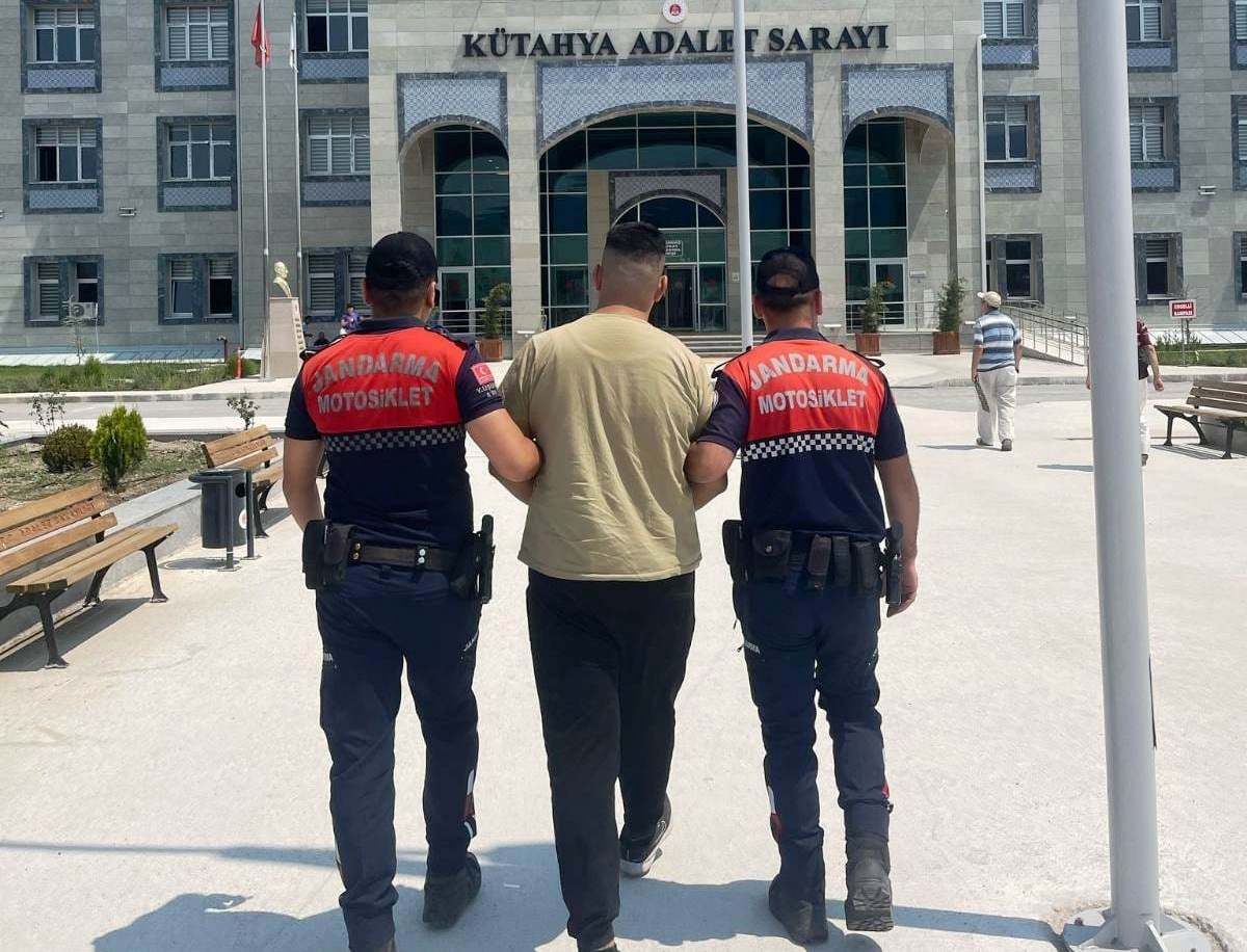Kütahya’da hakkıda 12 yıl 11 ay kesinleşmiş hapis cezası bulunan şahıs yakalandı