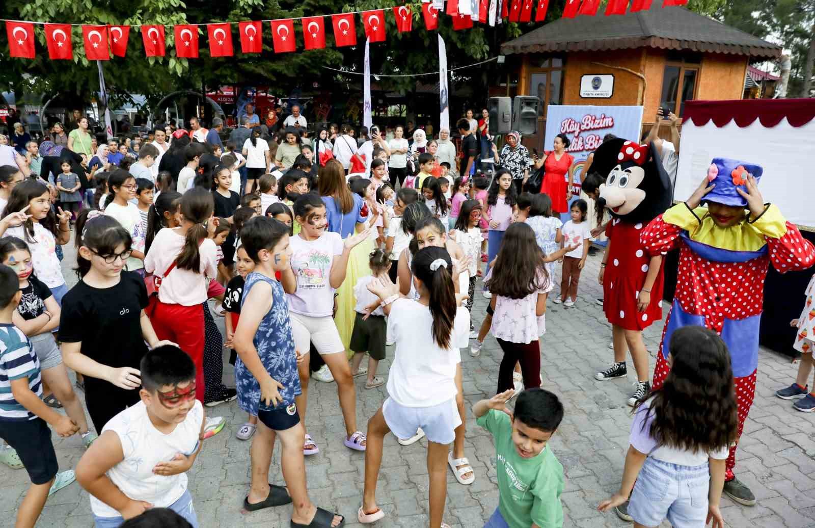 Mersin’de çocuklar ’Köy Bizim, Şenlik Bizim’ etkinliğiyle doyasıya eğlendi