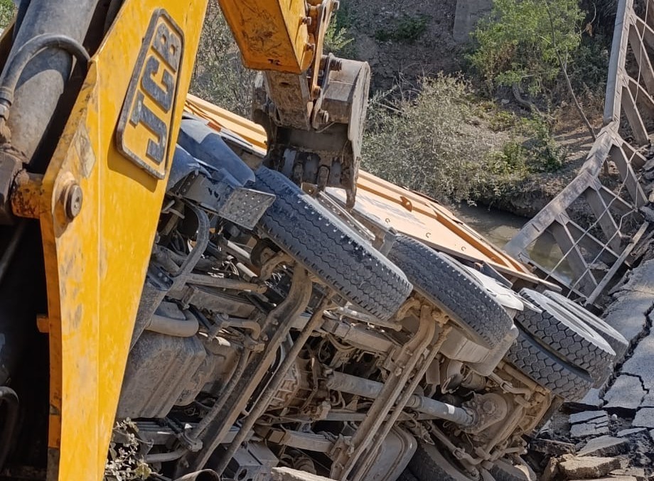 Malatya’da köprü çöktü: 1 yaralı
