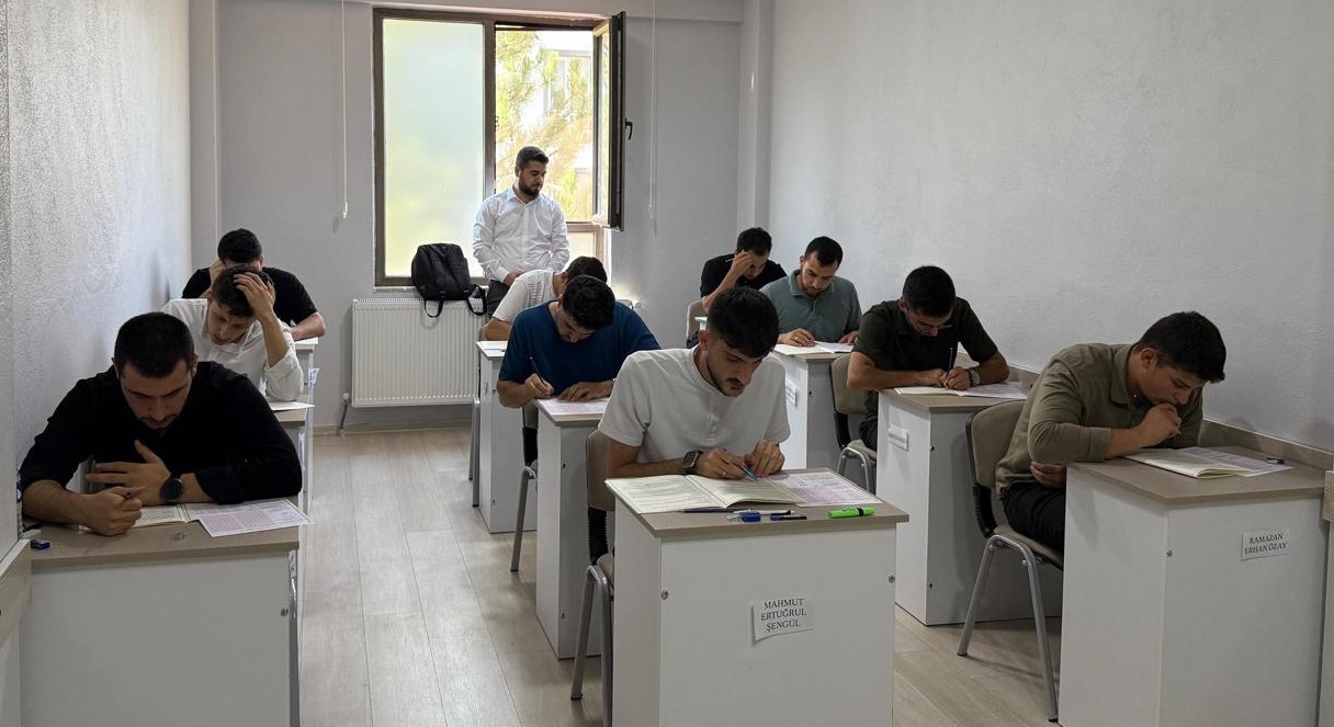 Erzincan&rsquo;da &rsquo;Aday Din G&ouml;revlileri 3. D&ouml;nem Mesleki Eğitimi&rsquo; birinci d&ouml;nemi sona erdi
