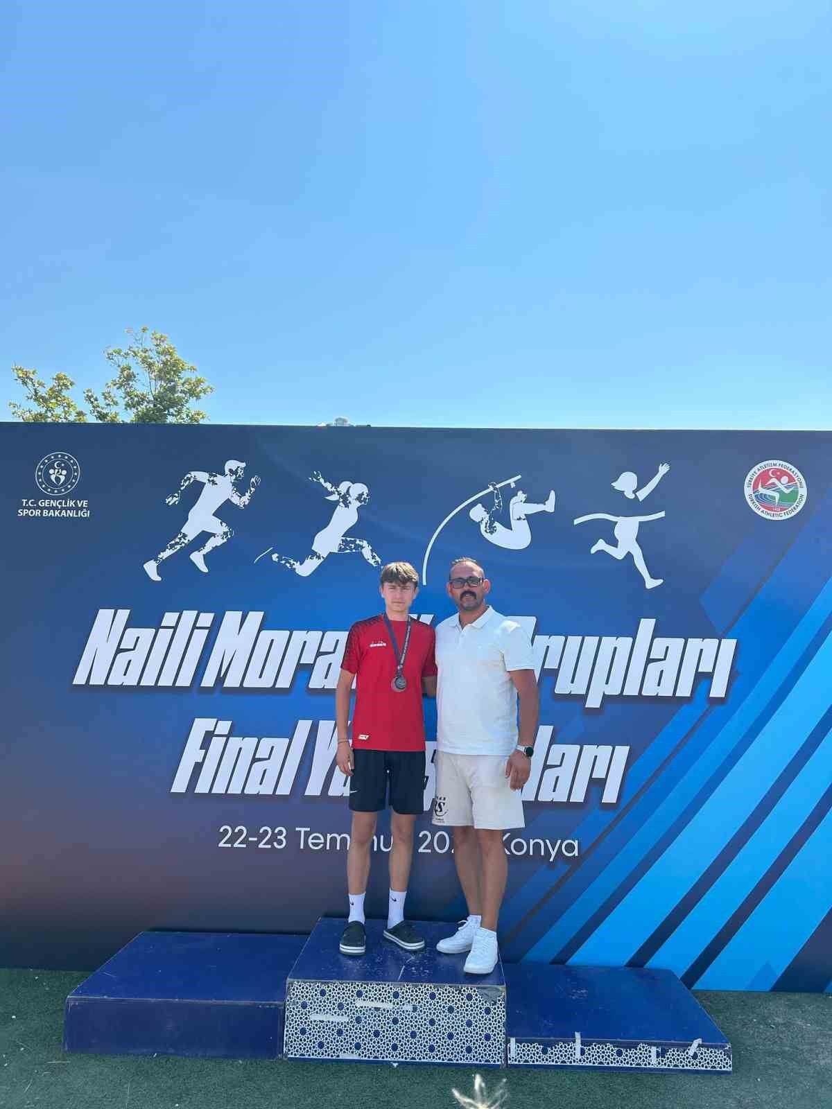 Bilecikli sporcu Ensar D&ouml;ner T&uuml;rkiye &uuml;&ccedil;&uuml;nc&uuml;s&uuml; oldu
