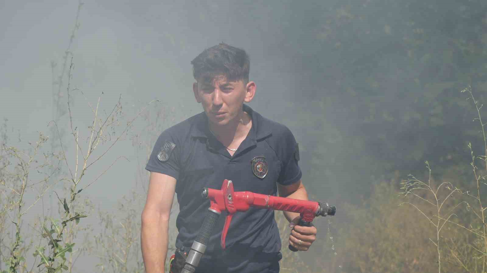 Bir sirenle başlayan hayat mesaisi: İşte itfaiyecilerin gölgedeki gerçeği
