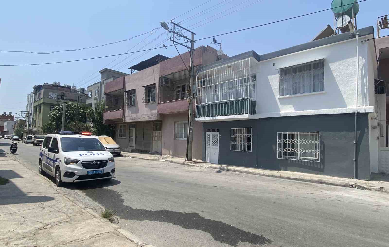 Mersin’de anne-kız tabanca ile vurularak öldürüldü
