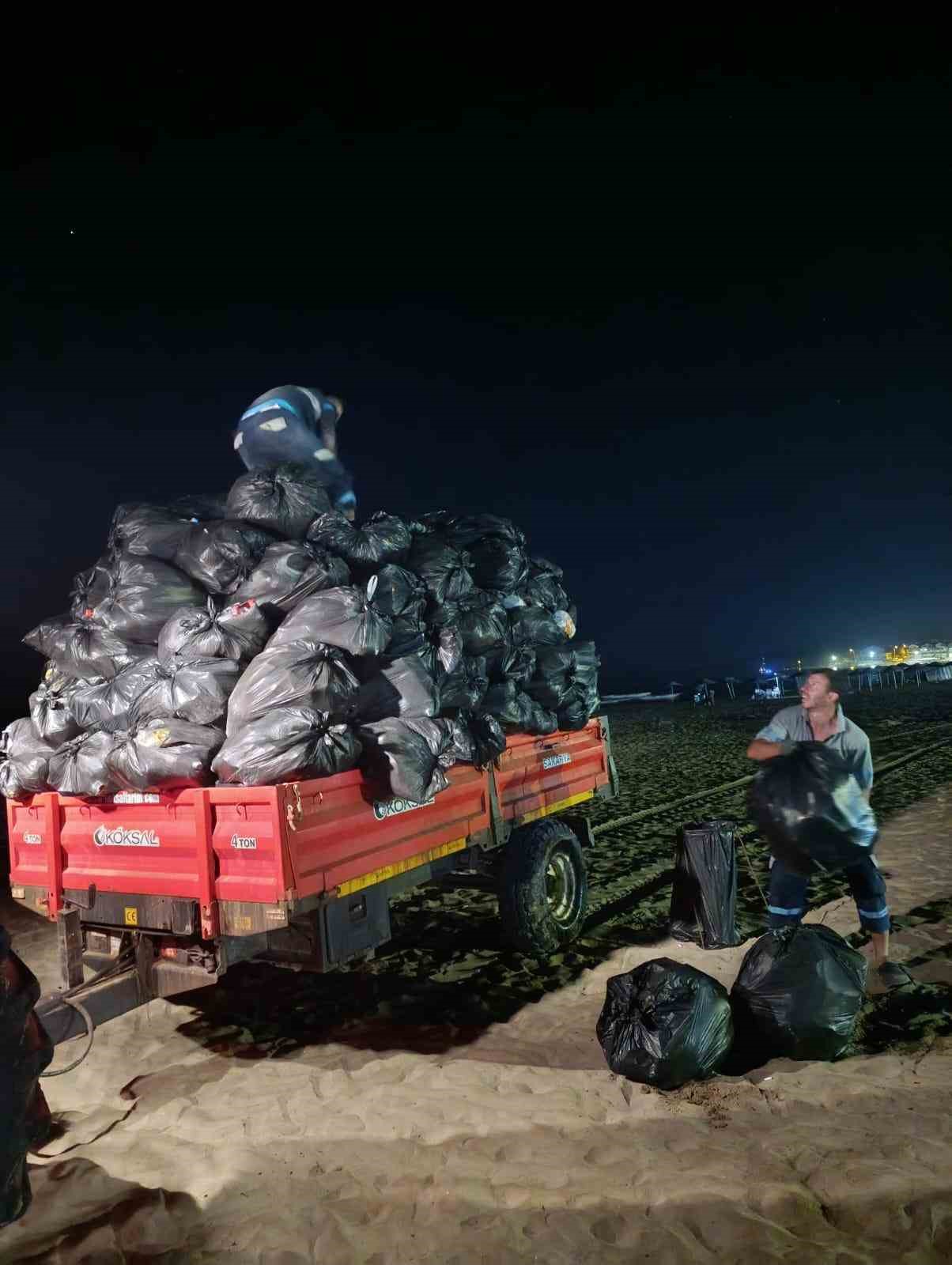 Kandıra sahillerinde 992 ton çöp toplandı
