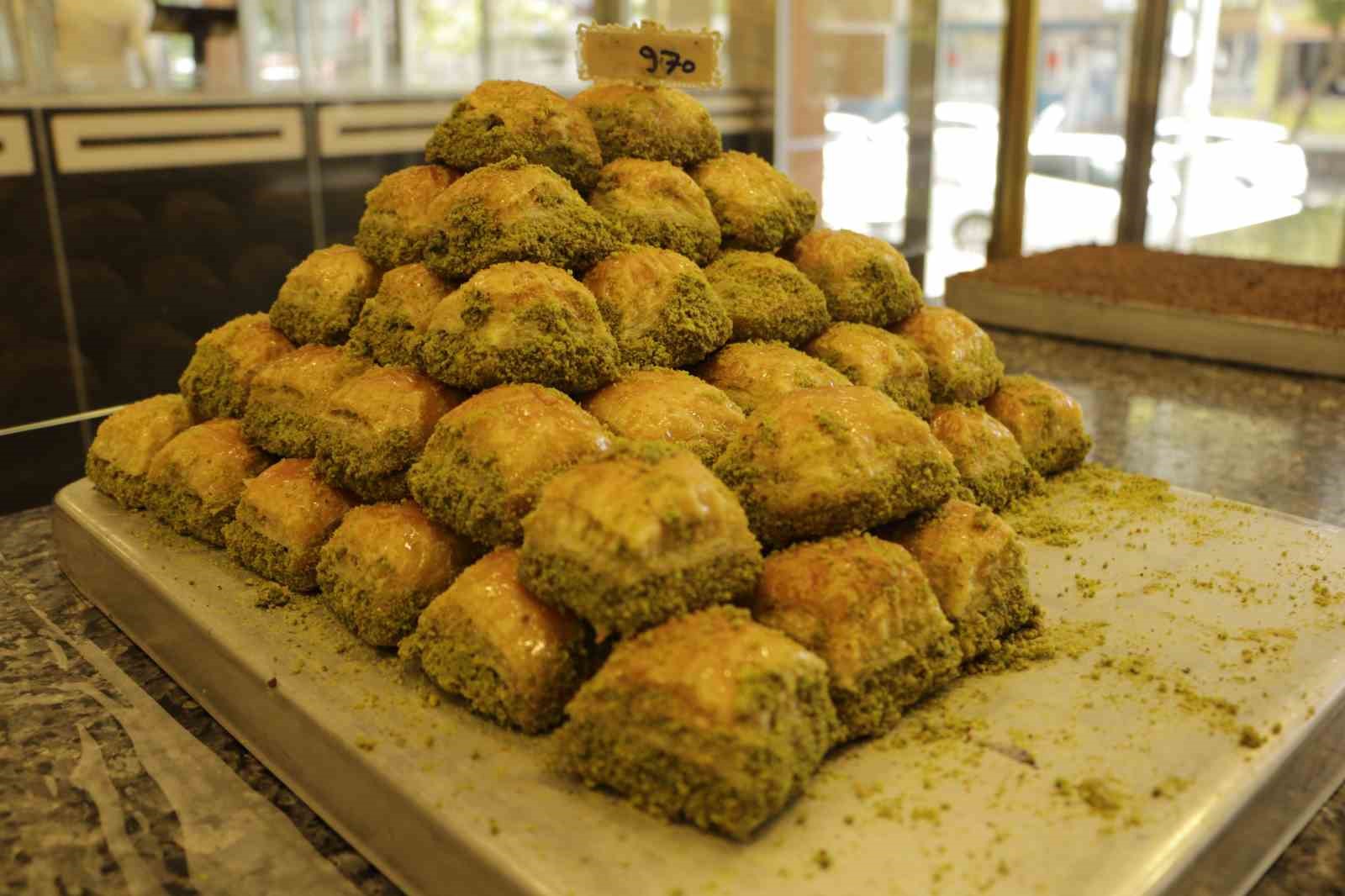 Uzmandan yaz ayları için beslenme uyarısı: "Su tüketimini artırın, hafif öğünleri tercih edin"