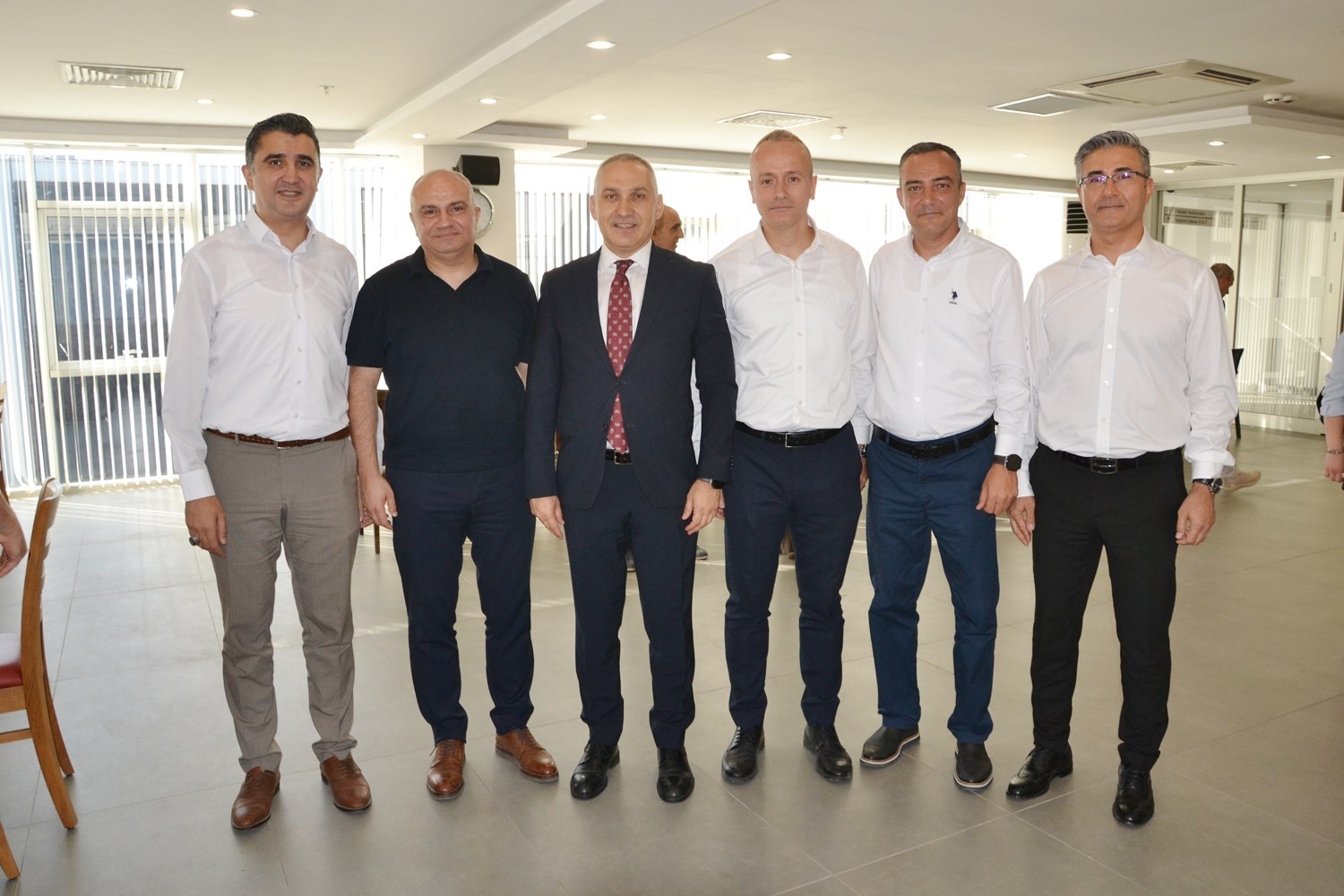 Müdür Öztürk dualarla görevine veda etti