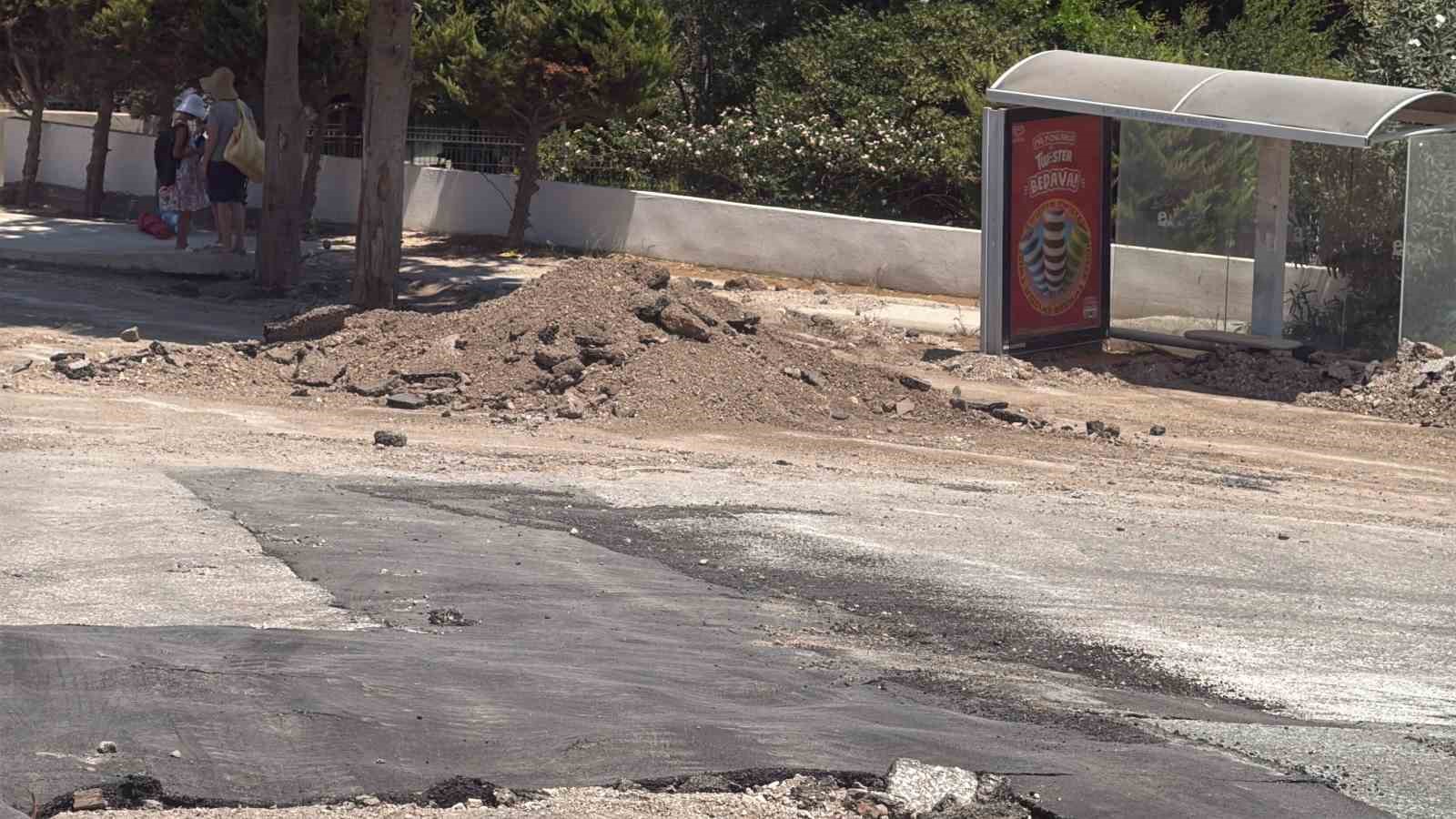 İsale hattı yine patladı
