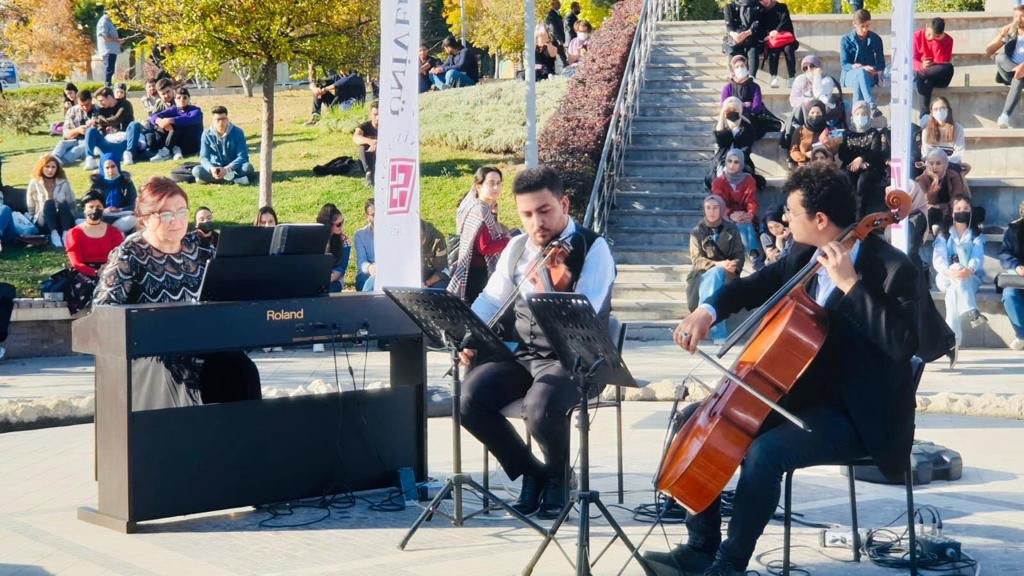 F&Uuml; Rekt&ouml;r&uuml; G&ouml;ktaş&rsquo;tan tercih &ccedil;ağrısı: "Fırat &Uuml;niversitesi&rsquo;nde g&uuml;&ccedil;l&uuml; bir gelecek sizi bekliyor"
