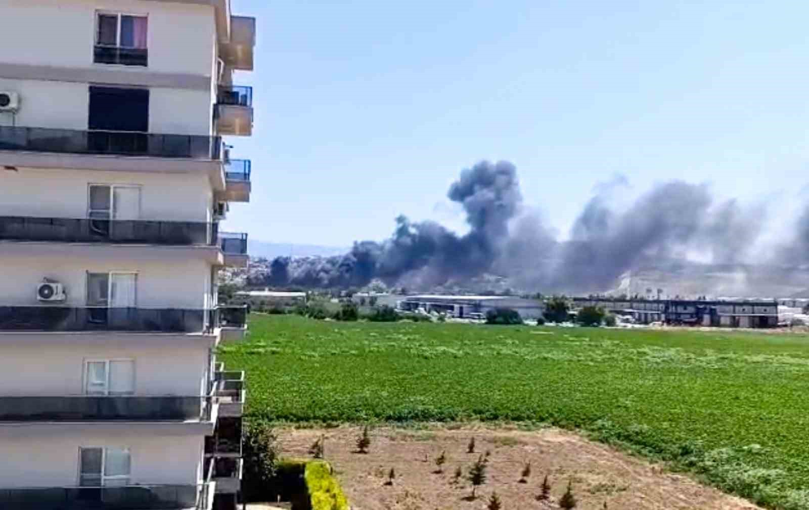 Manisa’da hurda deposunda yangın kontrol altına alındı