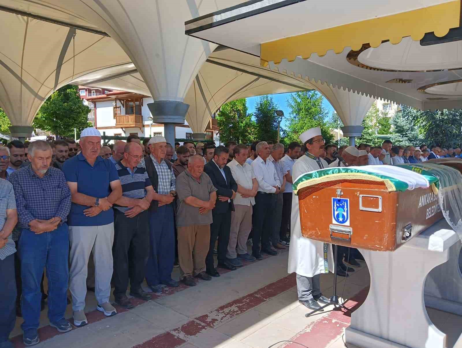 Ankara’da biri çocuk 3 kişinin hayatını kaybettiği kazaya sahipsiz köpeğin neden olduğu iddiası