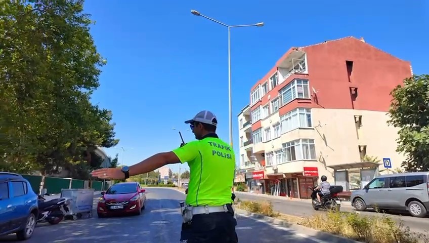 Tekirdağ&rsquo;da 11 il&ccedil;ede eş zamanlı huzur uygulaması: 7 aranan şahıs yakalandı
