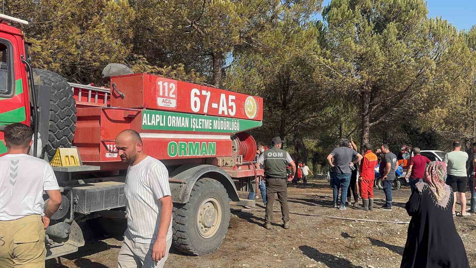 Alaplı&rsquo;da ormanlık alanda &ccedil;ıkan yangın kontrol altına alındı
