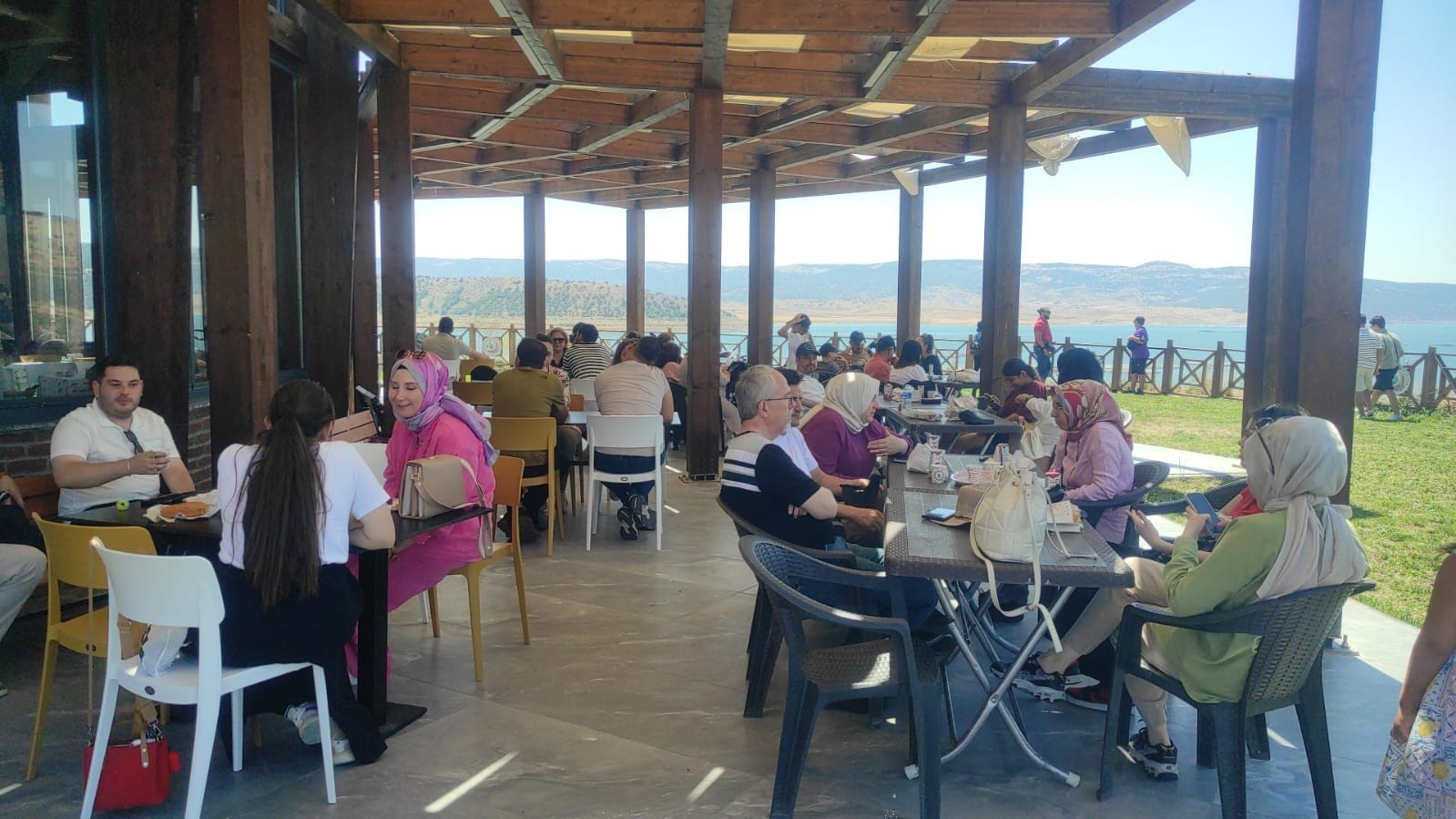 Lavanta tarlalarının mor manzarası eşliğindeki geziye yoğun ilgi
