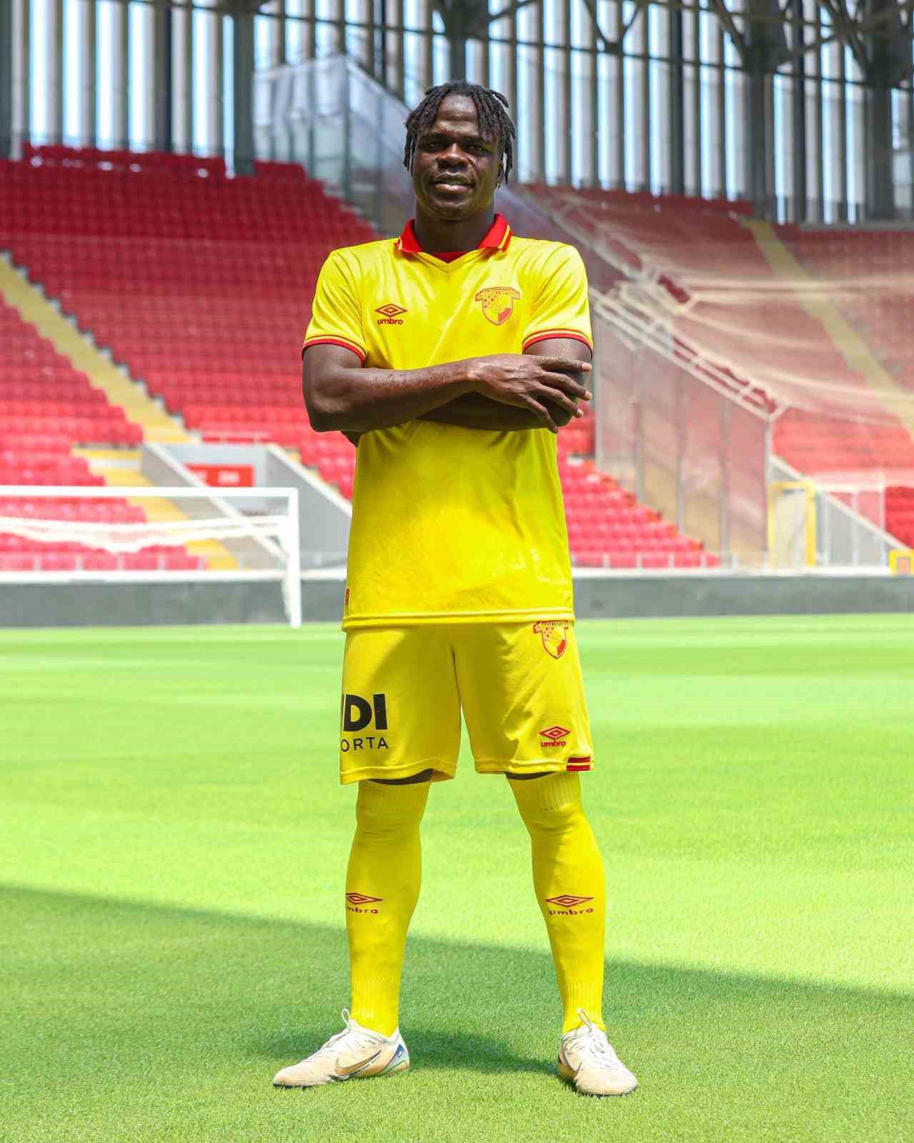 G&ouml;ztepe, Junior Olaitan&rsquo;ı a&ccedil;ıkladı
