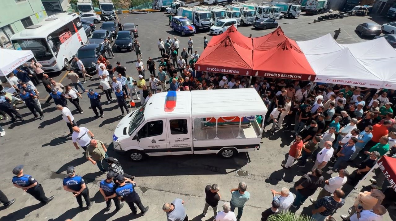 Beyoğlu’nda 9 aracın karıştığı kazada ölen Uğur Tilkici son yolculuğuna uğurlandı