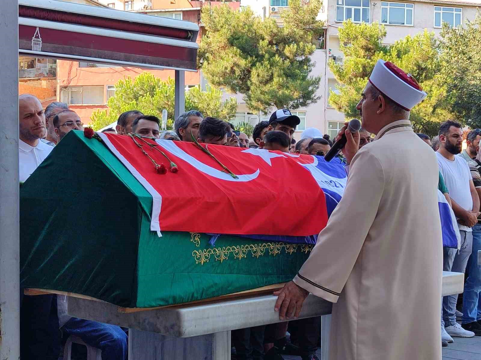 Beyoğlu’nda 9 aracın karıştığı kazada ölen Uğur Tilkici son yolculuğuna uğurlandı