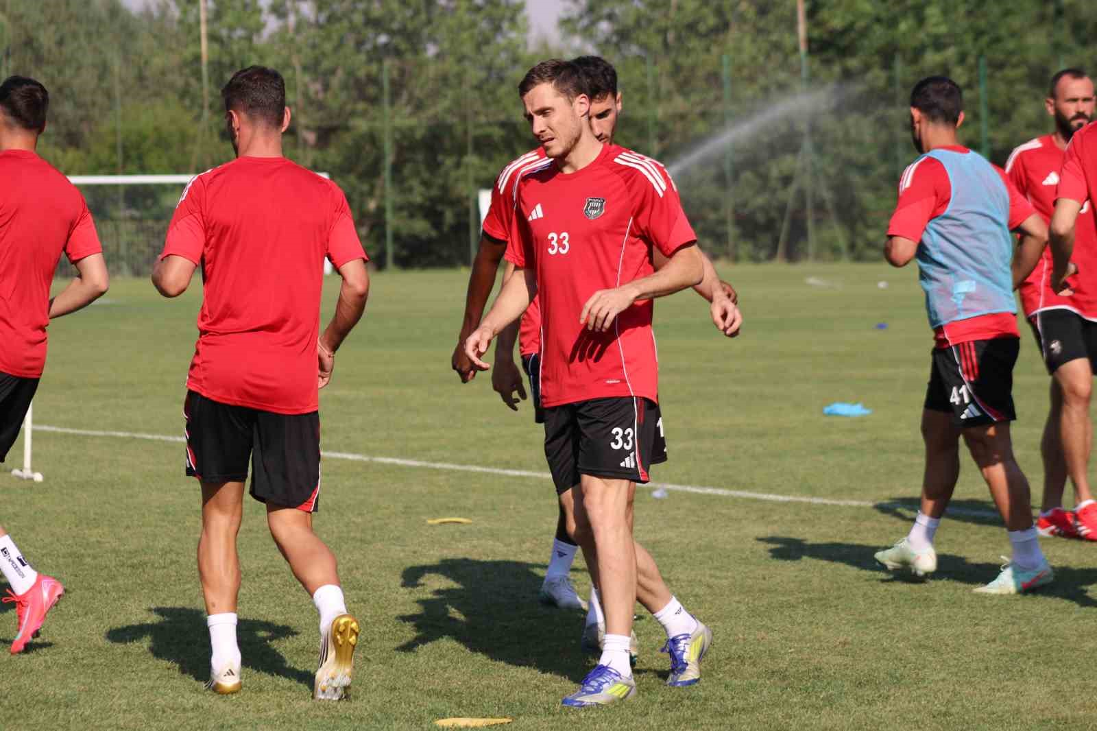 Uğur U&ccedil;ar: "G&uuml;zel bir şampiyonluk yaşamak istiyoruz"
