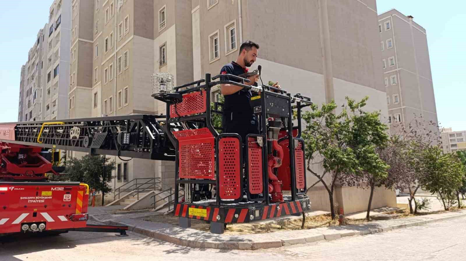 Şanlıurfa’da itfaiyeden güvercin kurtarma operasyonu