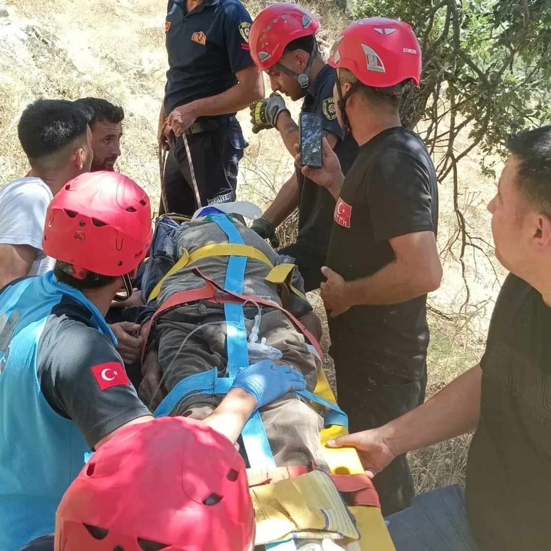 Dere kenarına düşen ve baygın halde bulunan yaşlı adam kurtarıldı