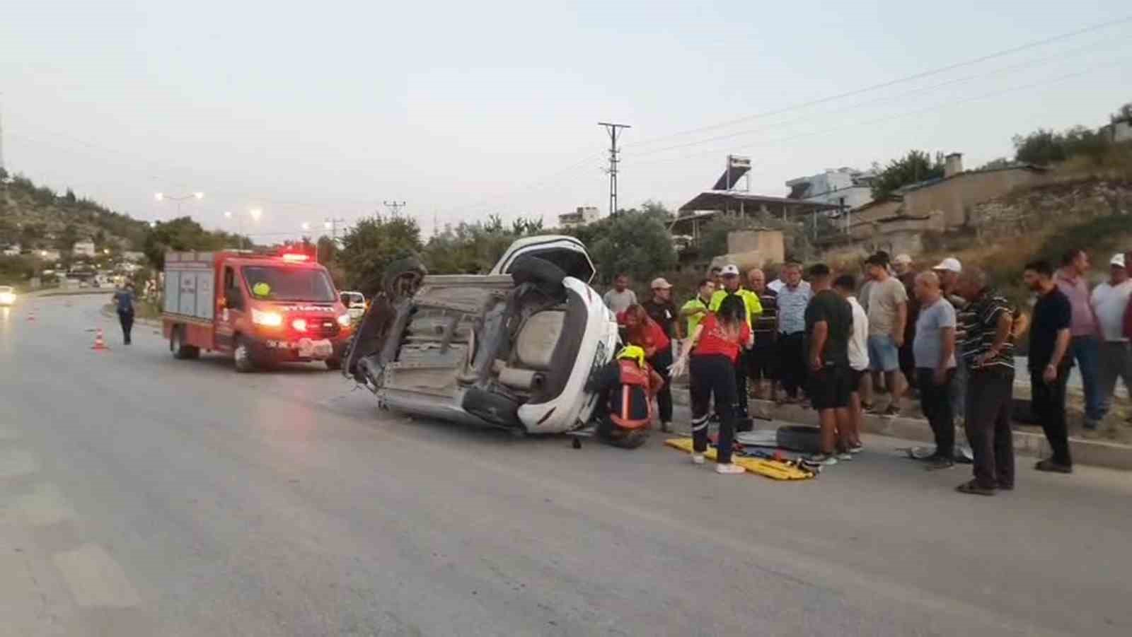 Mersin&rsquo;de otomobil takla attı, s&uuml;r&uuml;c&uuml; yaralandı
