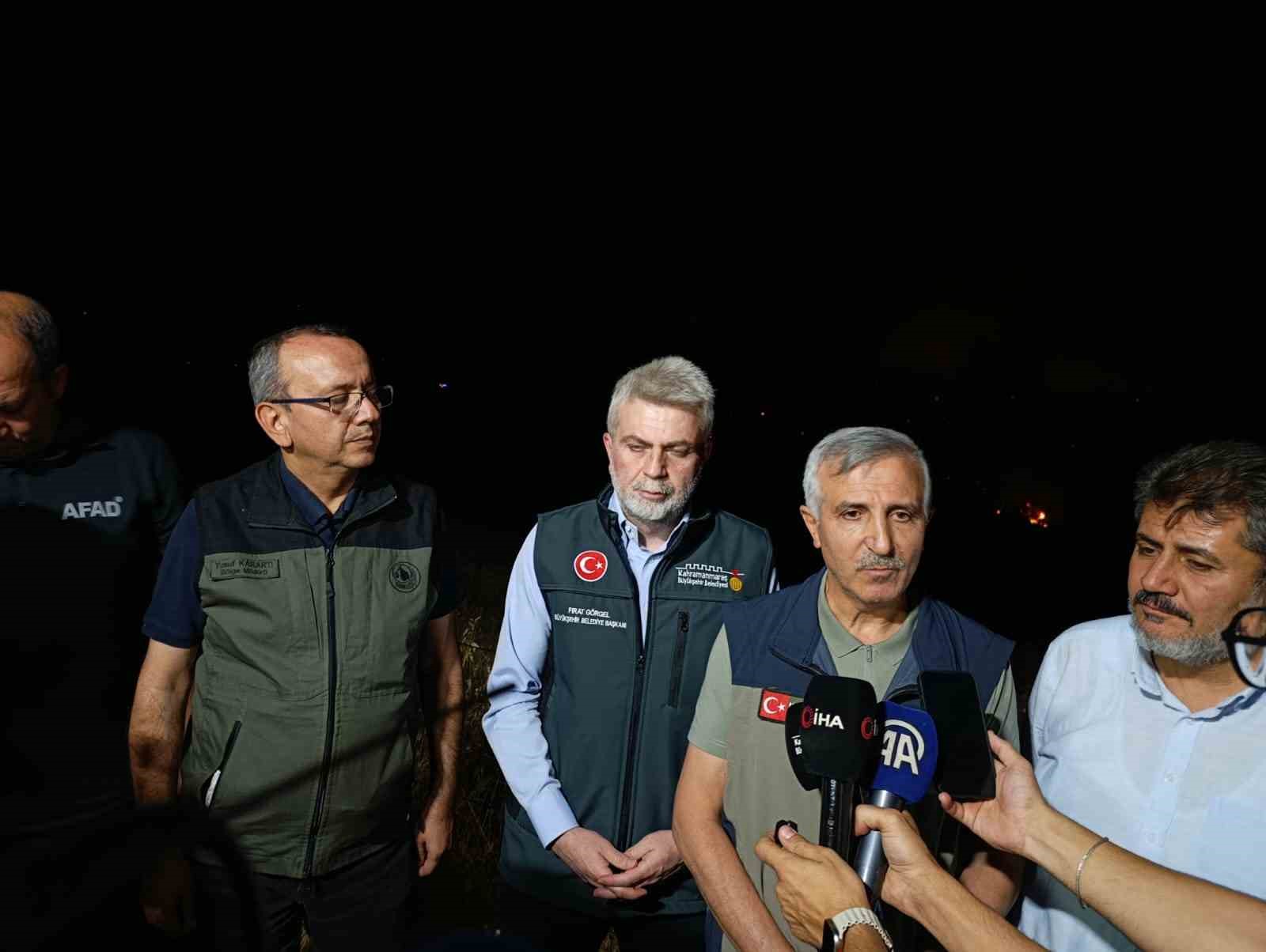 Vali Ünlüer: "Orman yangınını kısa sürede kontrol altına almak için elimizden geleni yapıyoruz"