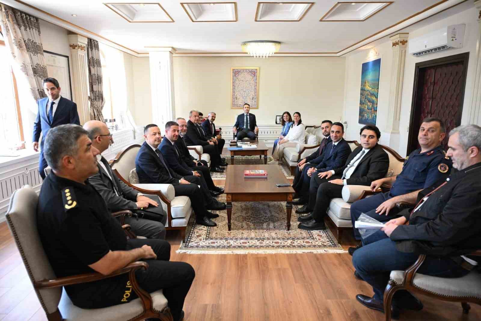 Bakan Bayraktar’dan Edirne Valiliğine ziyaret