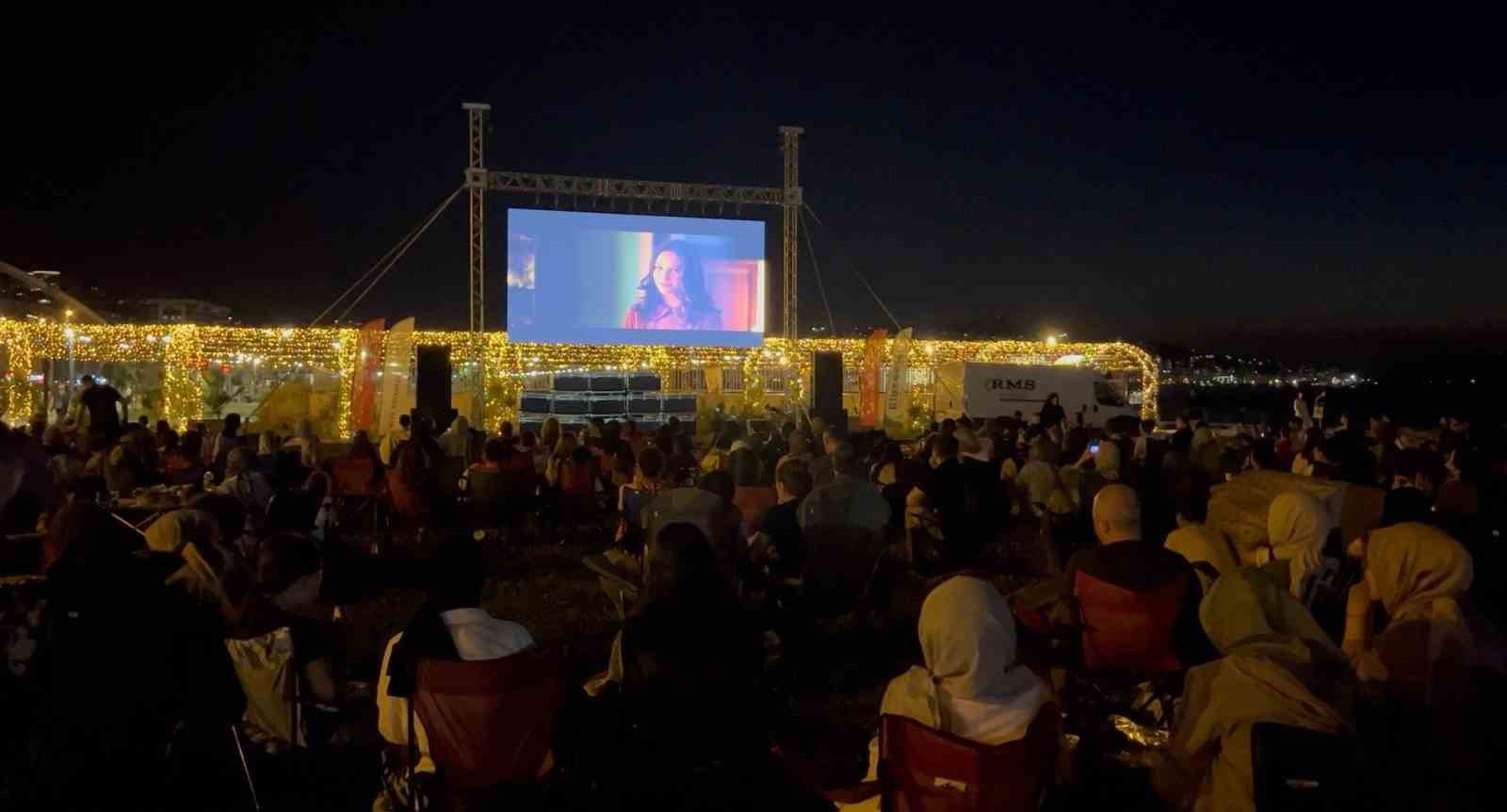 Rize’de açık hava sinemasına etkinliği