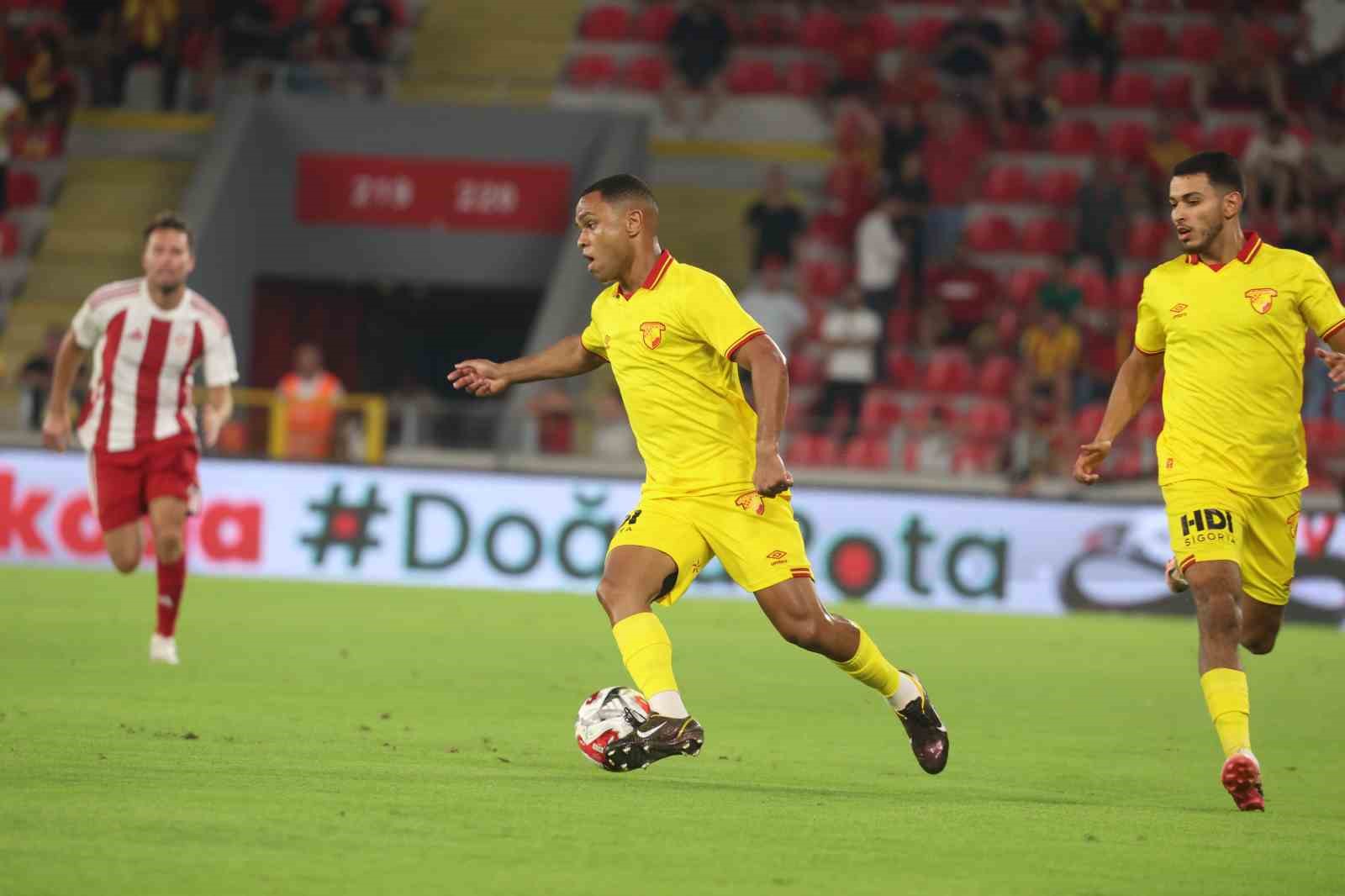 Göztepe, hazırlık maçlarında göz doldurdu
