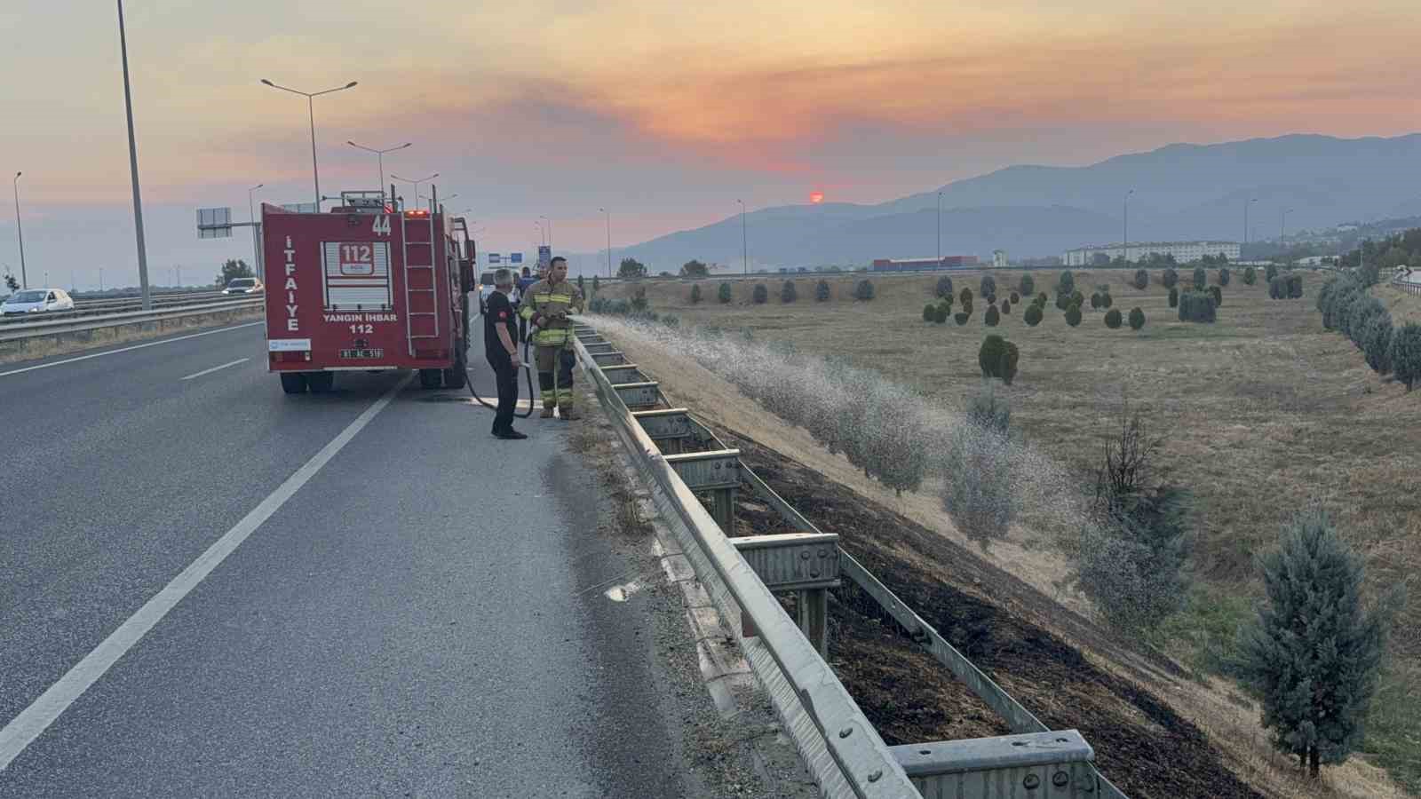 Düzce’de iki farklı noktada çıkan anız yangını söndürüldü
