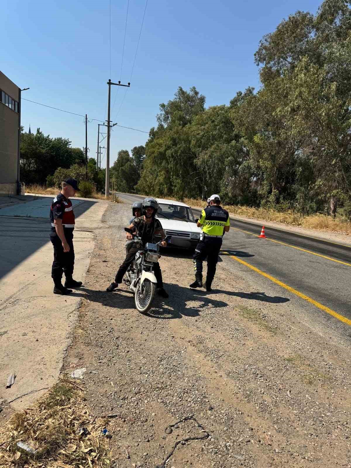 K&ouml;şk&rsquo;te jandarmadan şok trafik uygulaması

