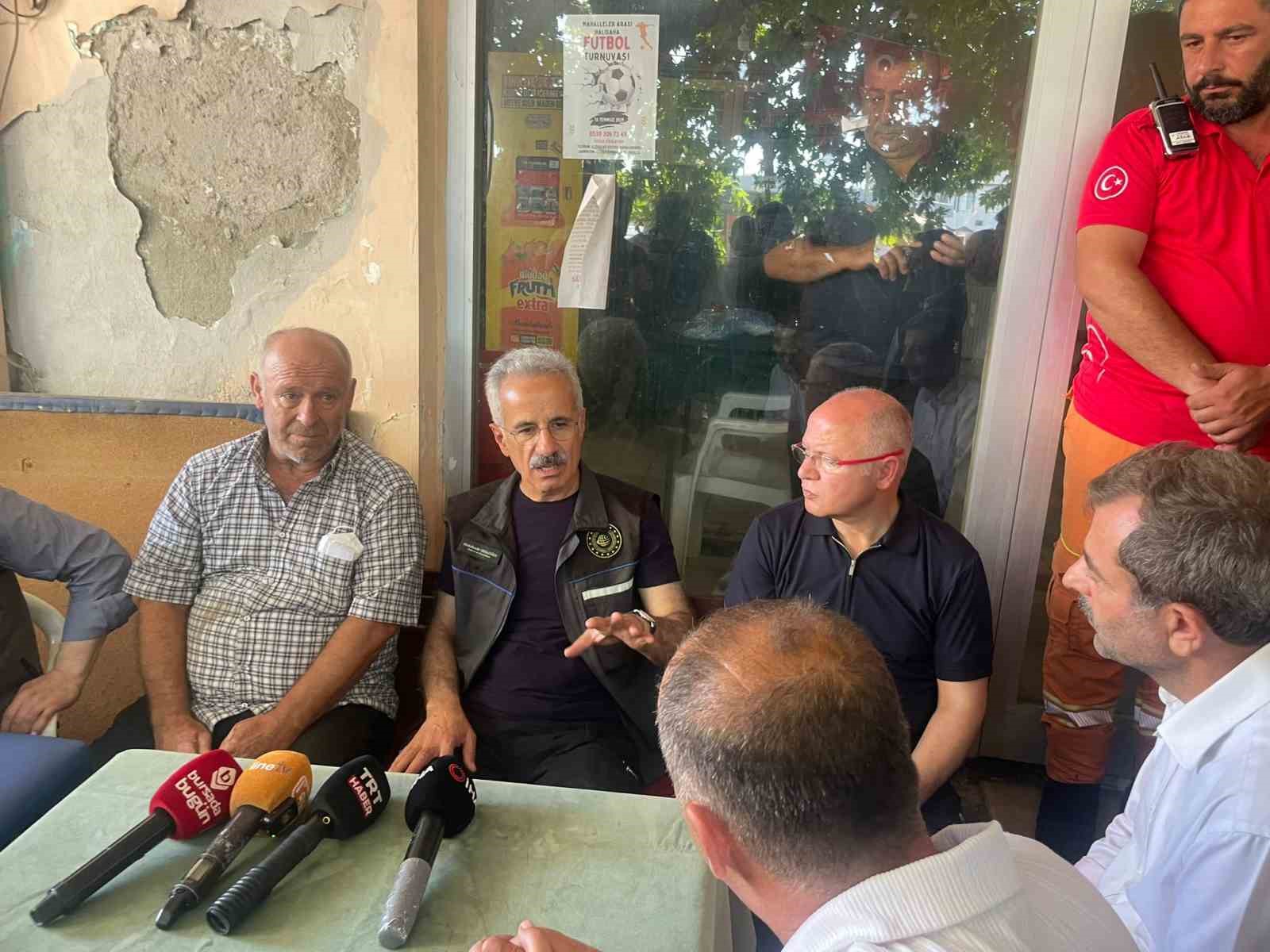 Bakan Uraloğlu, Karahıdır ve İğdir Mahallesi&rsquo;ni ziyaret etti
