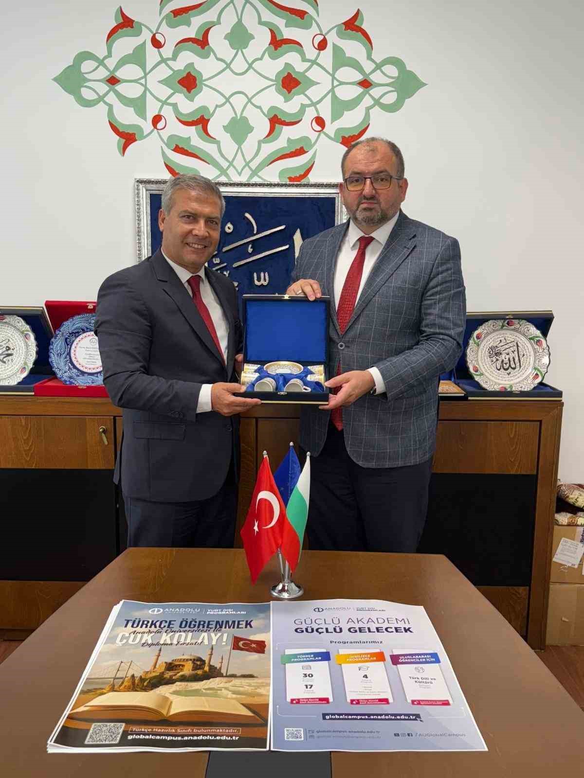 Rekt&ouml;r Adıg&uuml;zel, eğitim temaslarına Bulgaristan&rsquo;da devam etti
