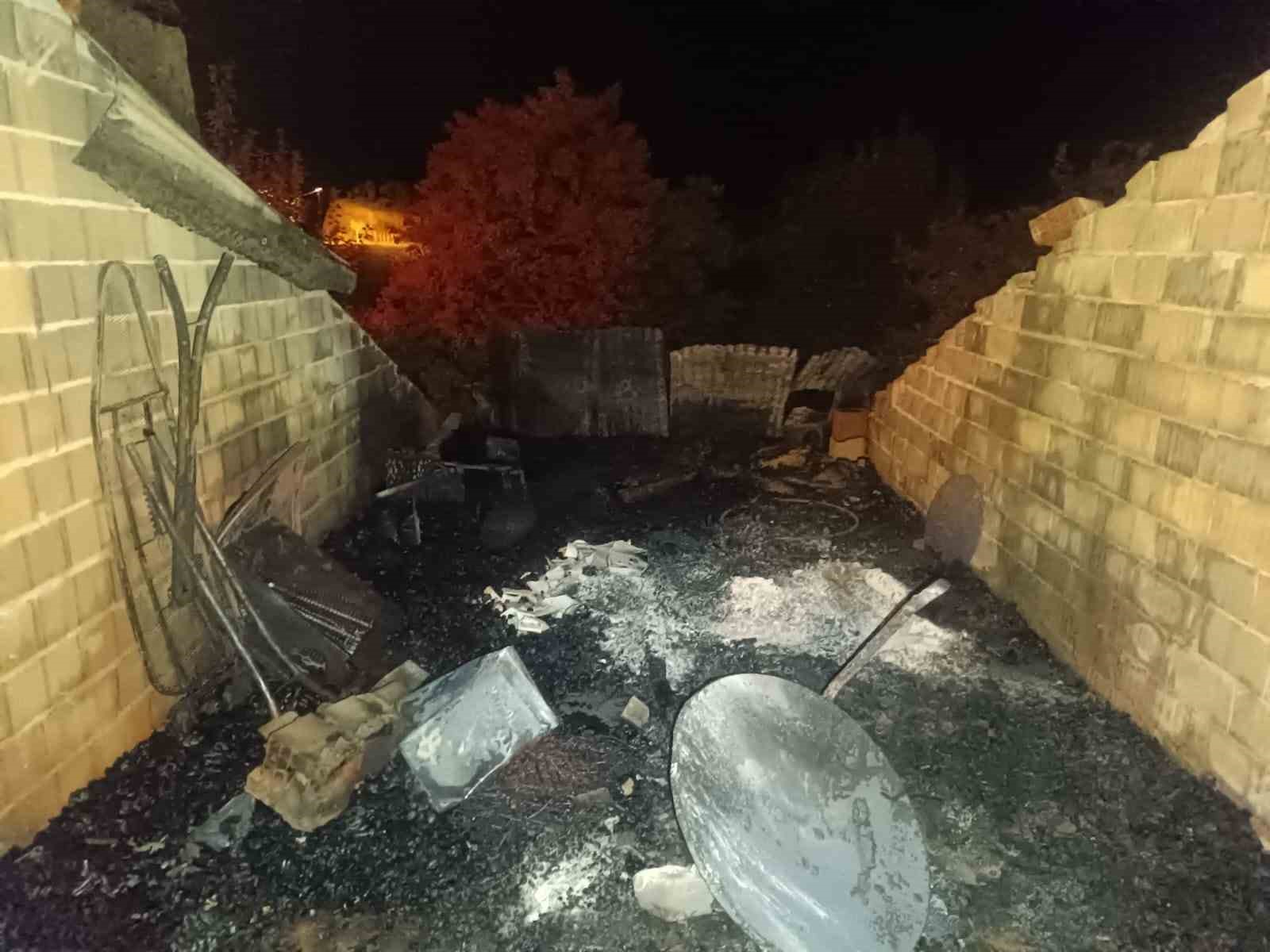 Bing&ouml;l&rsquo;deki &ccedil;atı yangını korkuttu
