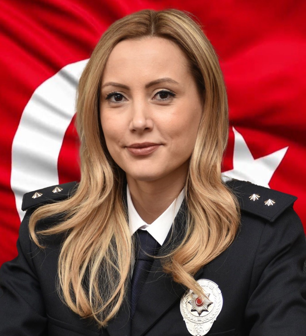 Trafik kazasında hayatını kaybeden komiser, törenle memleketine uğurlandı