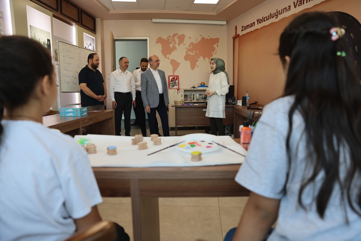 Sel&ccedil;uklu&rsquo;da okul dışı &ouml;ğrenme ortamları yaz d&ouml;neminde de eğitimlerine devam ediyor
