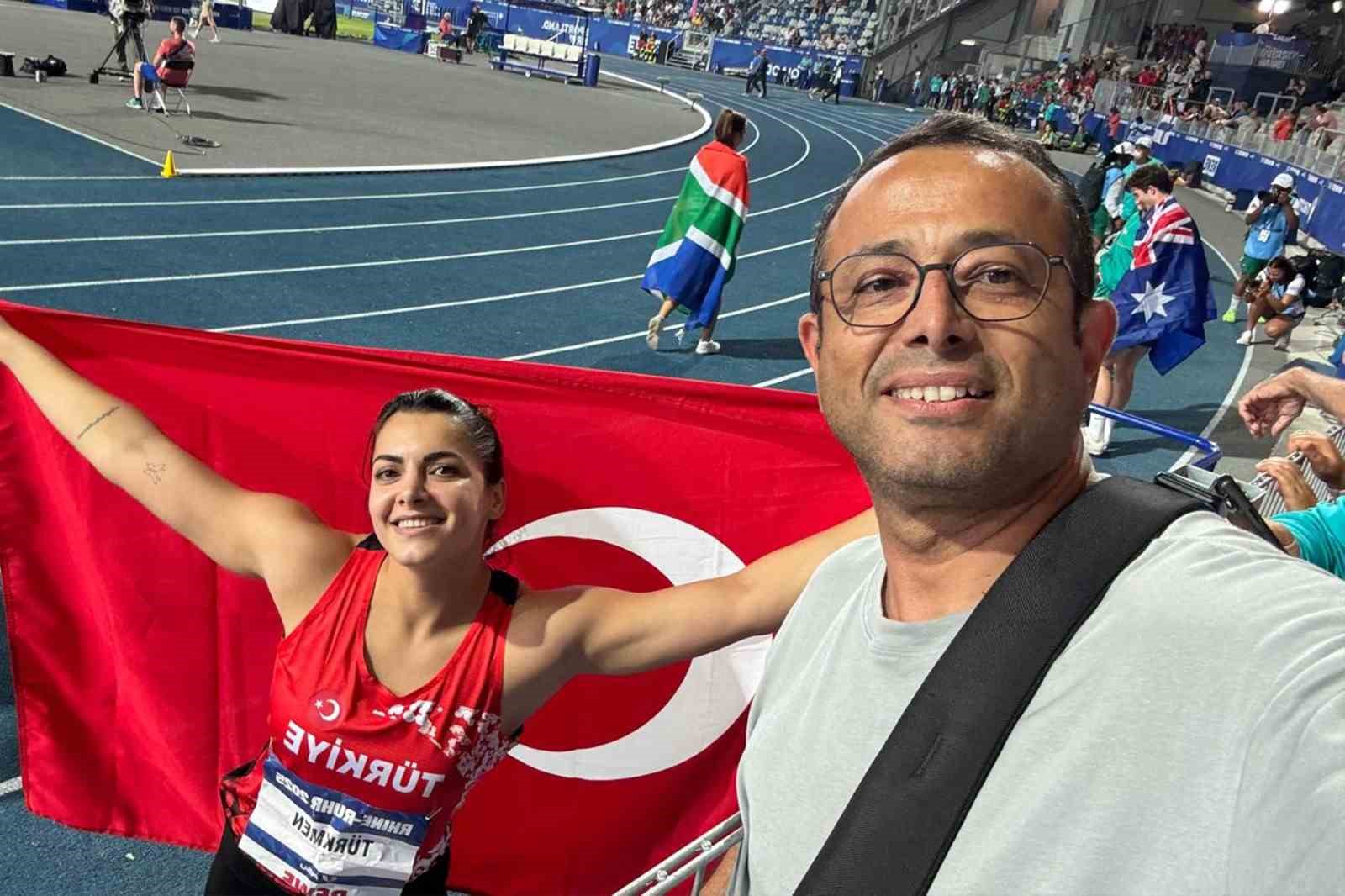 ALKÜ’nün altın kızı Esra Türkmen dünya zirvesinde