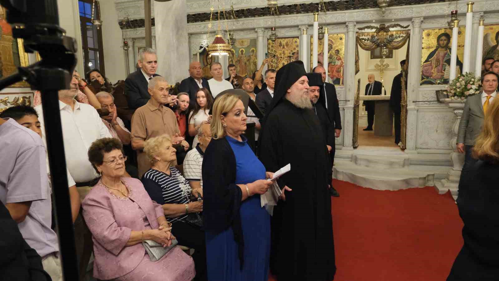 Bozcaada&rsquo;da 156 yıllık tarihi Meryem Ana Kilisesi yeniden ibadete a&ccedil;ıldı
